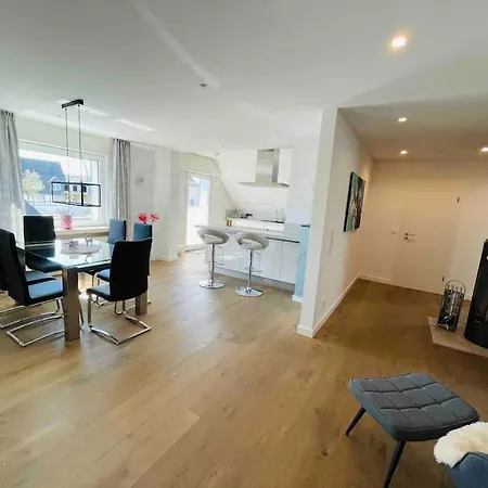 Altstadt Maisonette ברילון